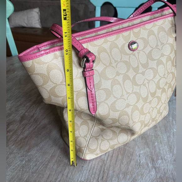 Authentic Coach Tote Tan and Pink Lightly used, in excellent condition. - Picture 3 of 7